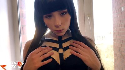 Sıcak esmer derinden berbat ve para için hassas bir şekilde becerdin